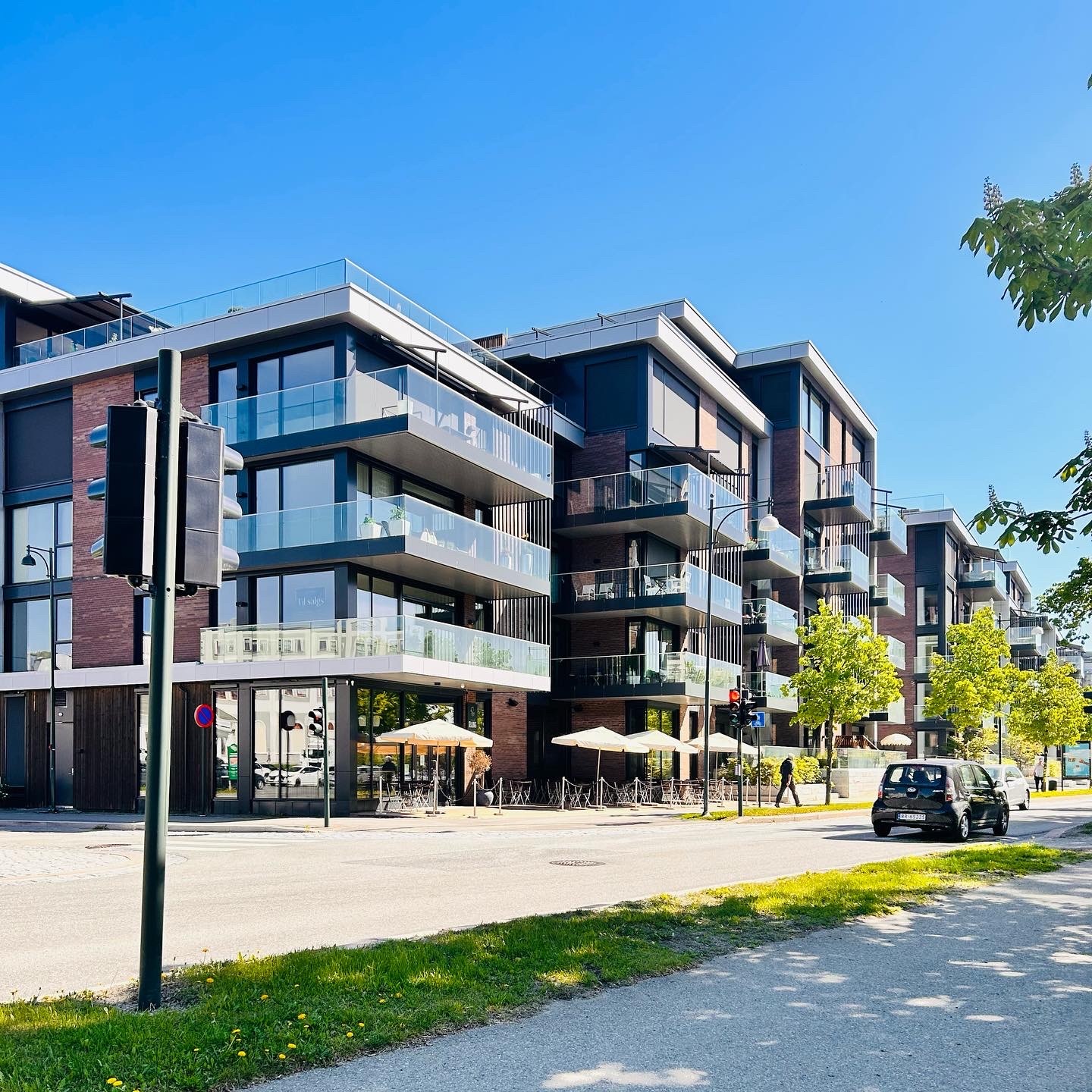 E8816 A44 607 D 4 BD1 B155 CFC8765 D51 CE